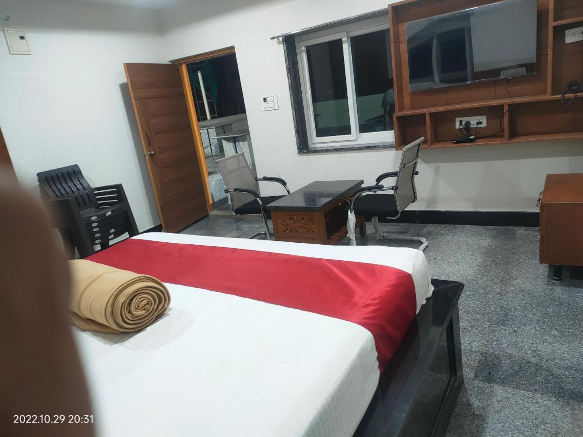 Hotel New Maruthi Inn, Lb Nagar Hyderabad Exterior photo