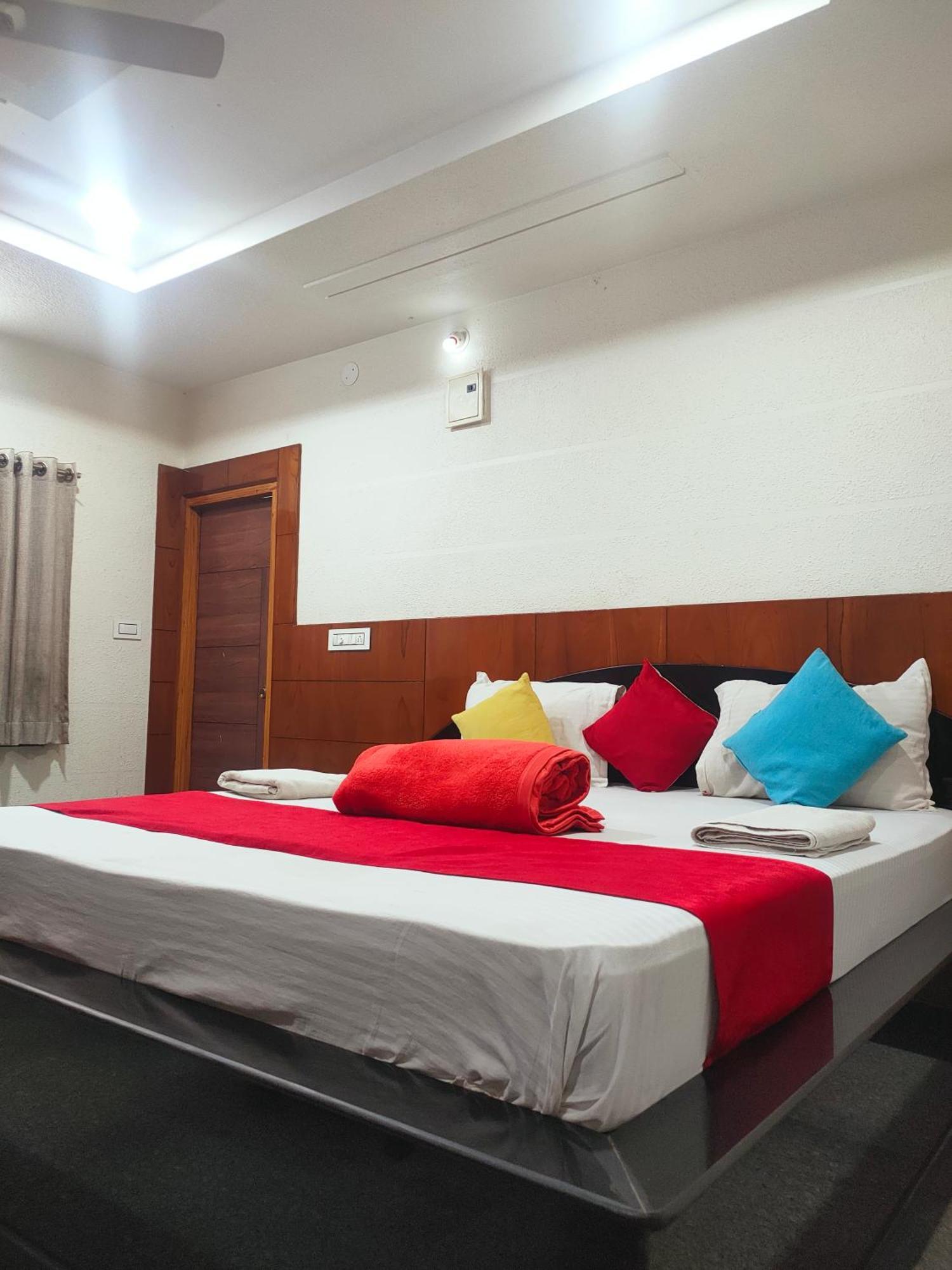 Hotel New Maruthi Inn, Lb Nagar Hyderabad Exterior photo