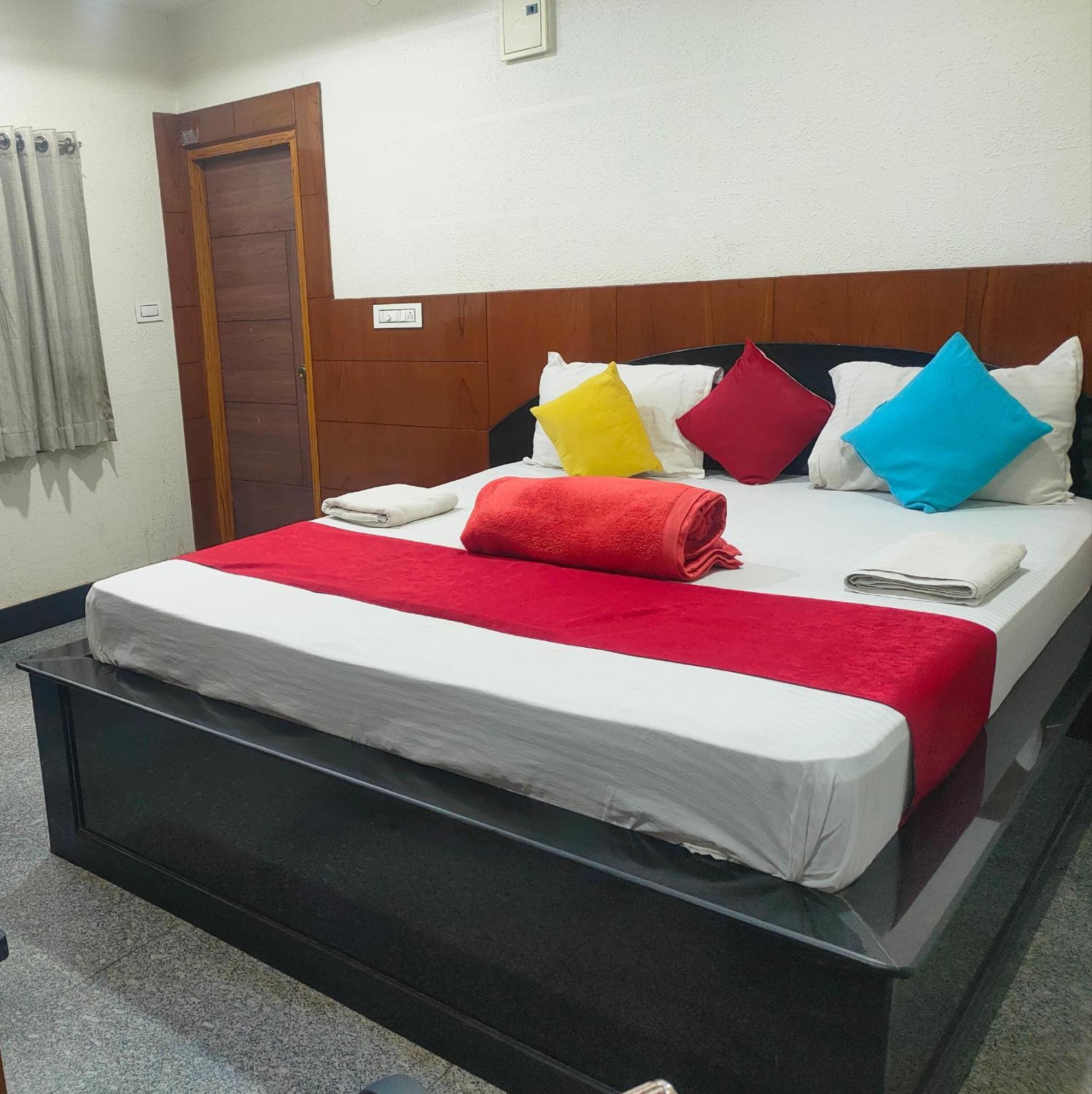 Hotel New Maruthi Inn, Lb Nagar Hyderabad Exterior photo